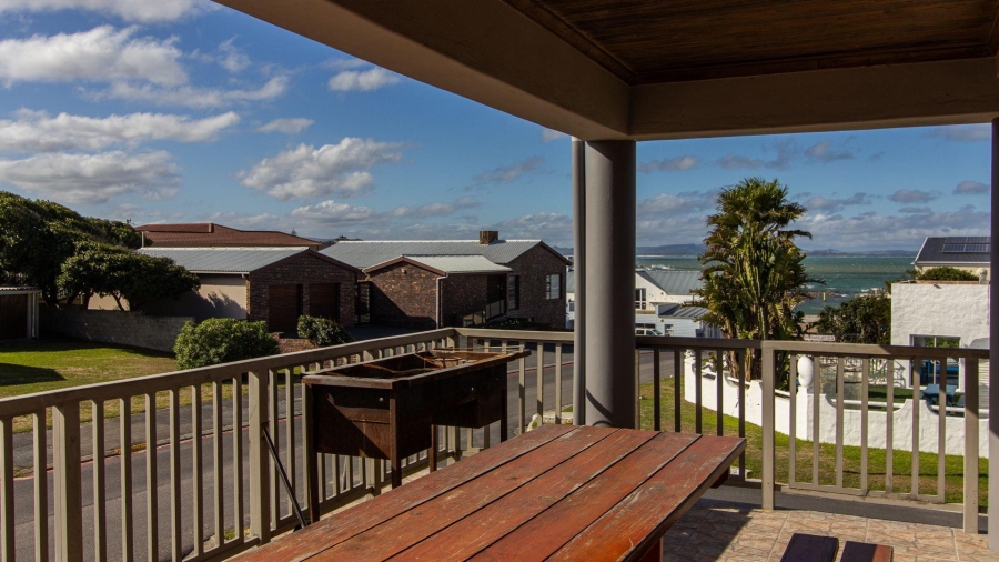 5 Bedroom Property for Sale in Kleinbaai Western Cape